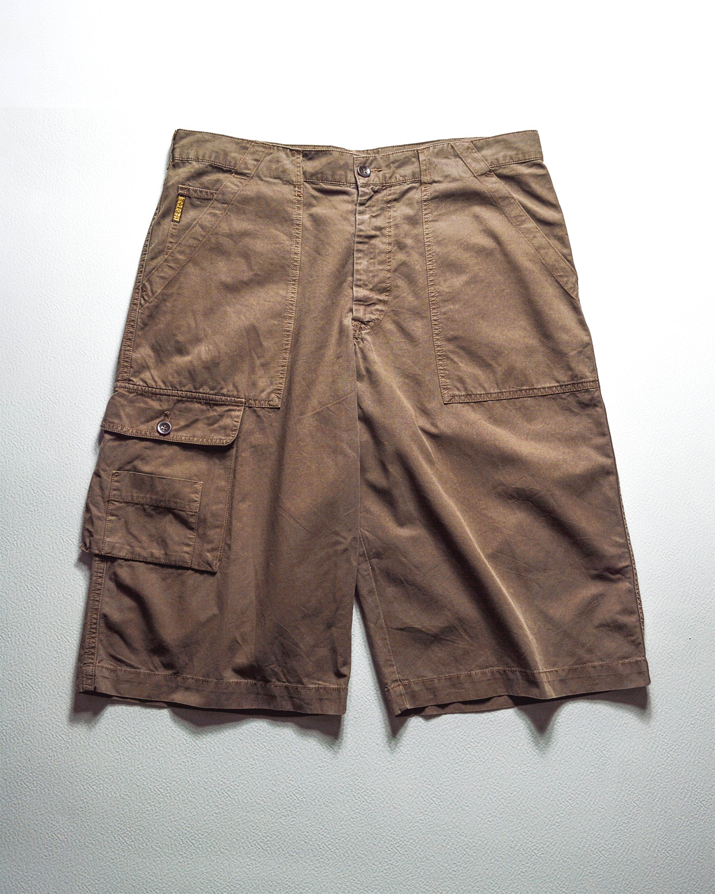 Early 2000s Brown Asymmetrical Brown Baggy Cargo Shorts (36)