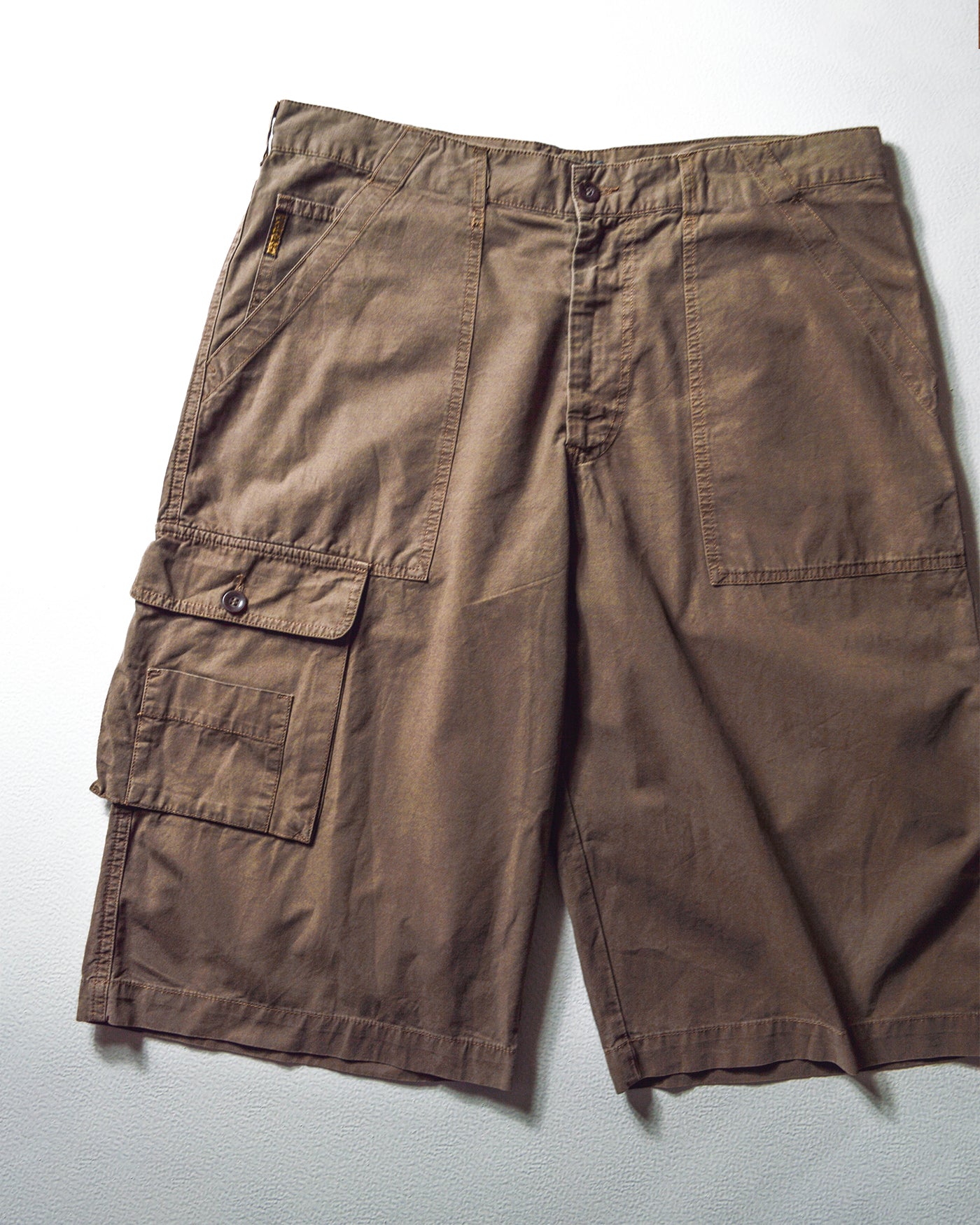 Early 2000s Brown Asymmetrical Brown Baggy Cargo Shorts (36)