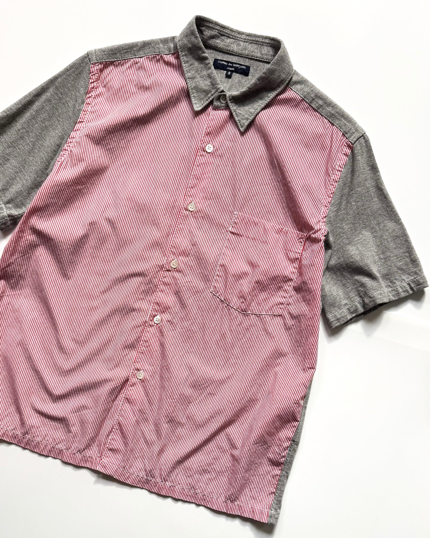 2004 Red Striped Short Sleeve Shirt (~M~)