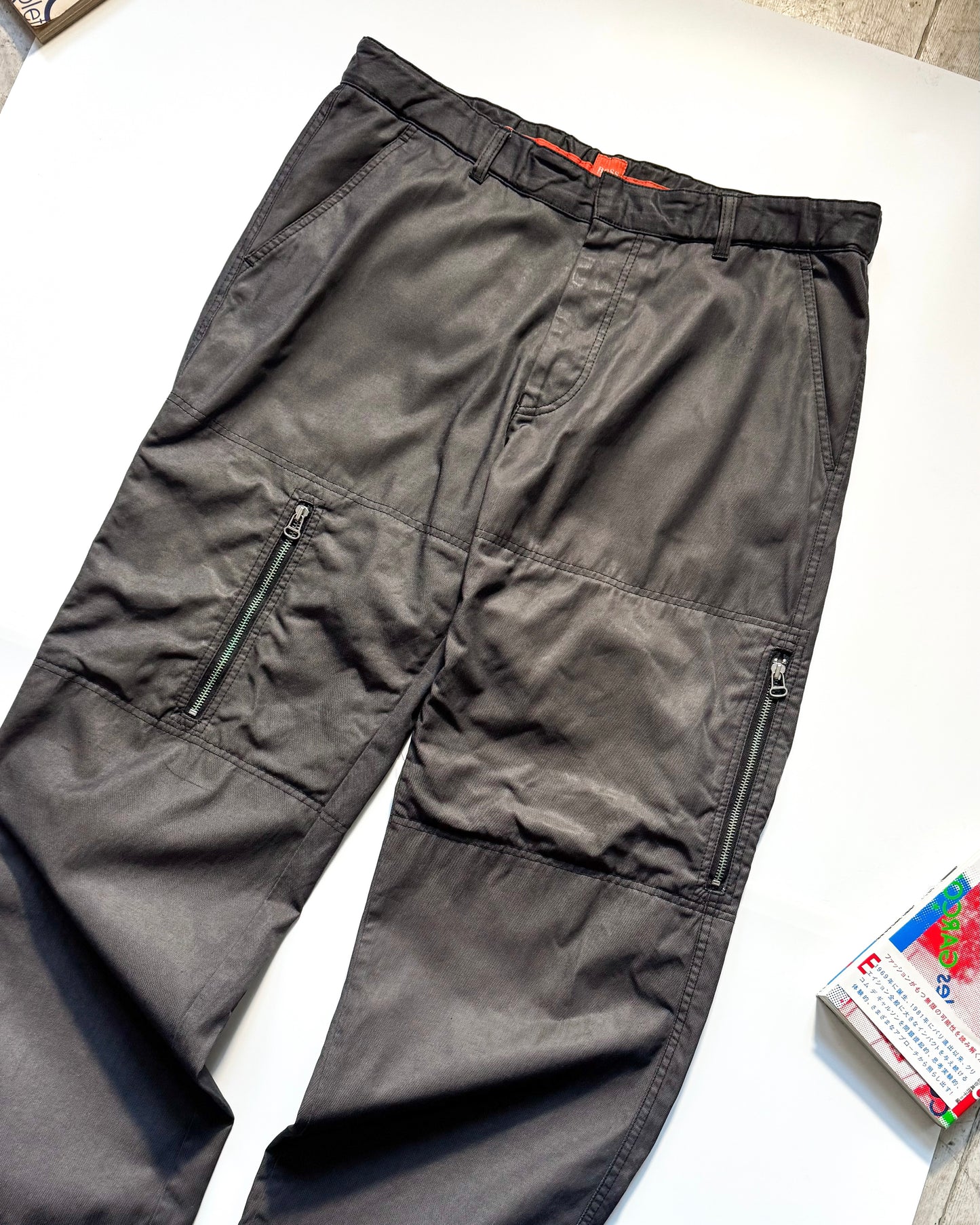 Early 2000s Shimmer Waxed Grey Asymmetrical Zip Cargo Pants (34~36)