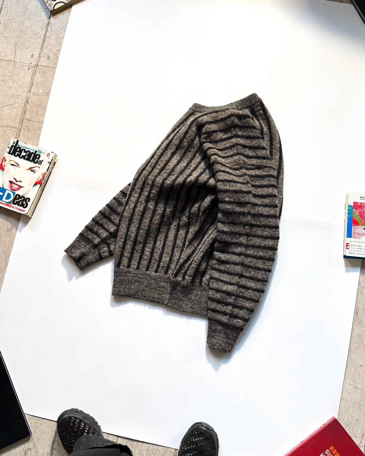 AW86 Grey Vertical Striped Knit Sweater / Jumper (~L~)