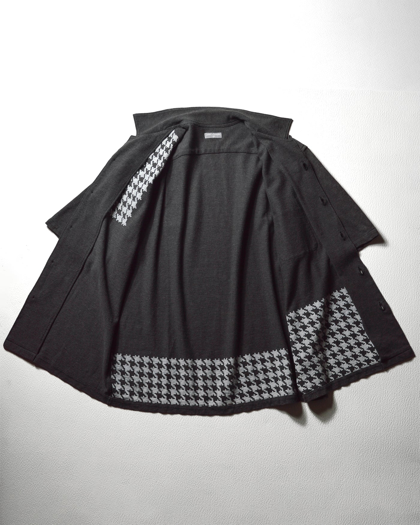 2001 Reverse Houndstooth Print Grey Shirt (~M~)