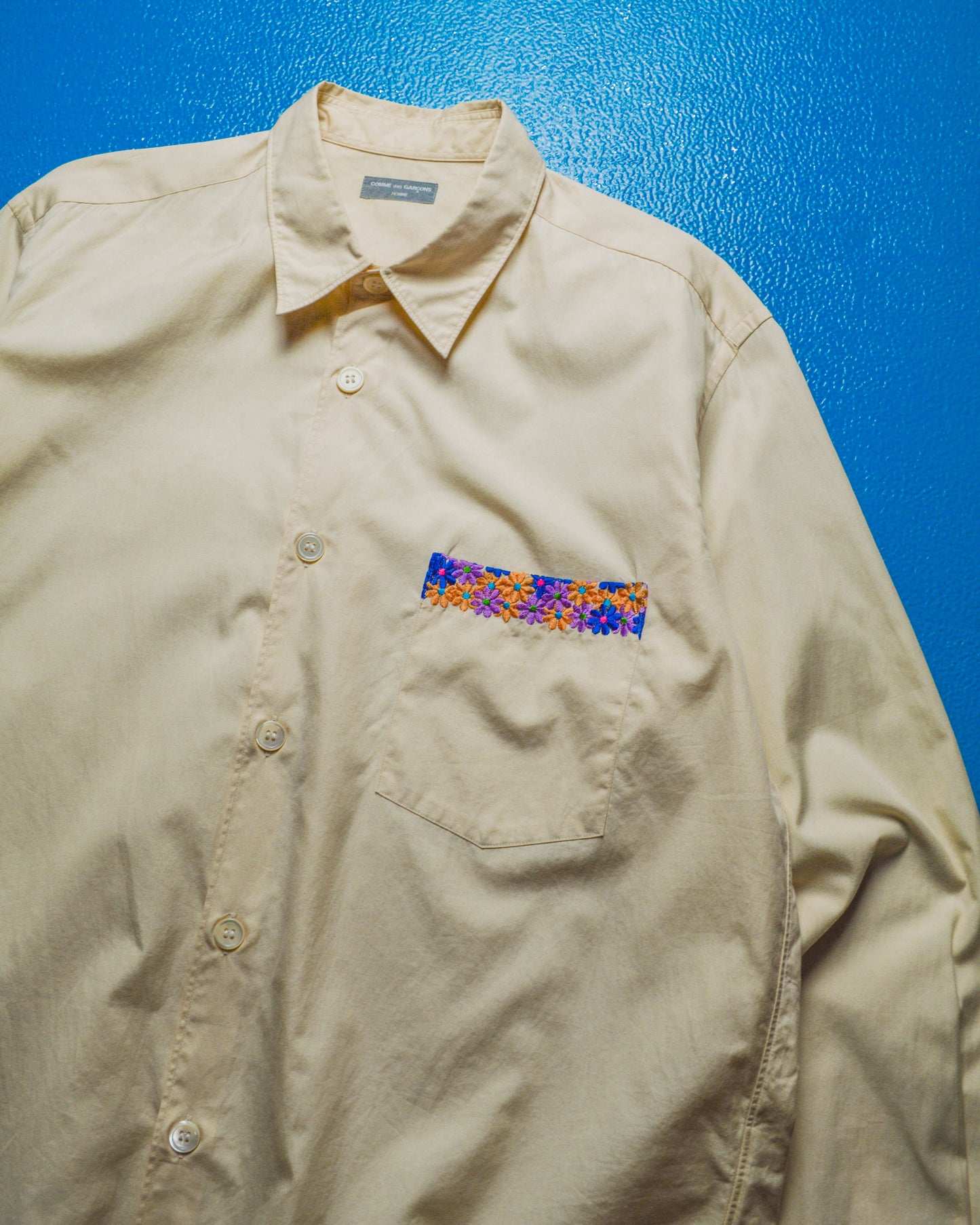 2001 Cream Floral Trim Appliqué Shirt (~L~)