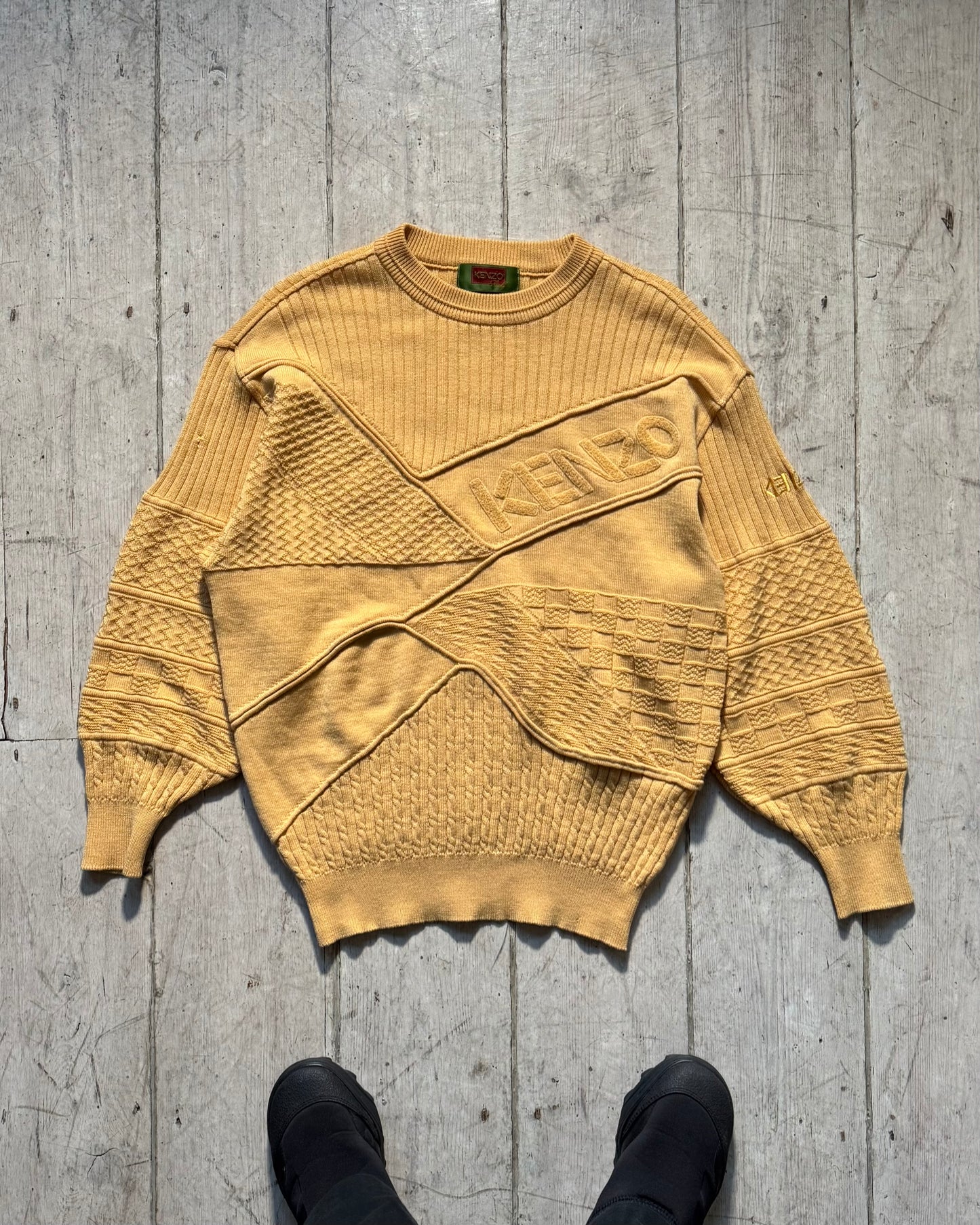 Early 2000s Pale Yellow Textured Panel Logo Knit Jumper  (~M~)