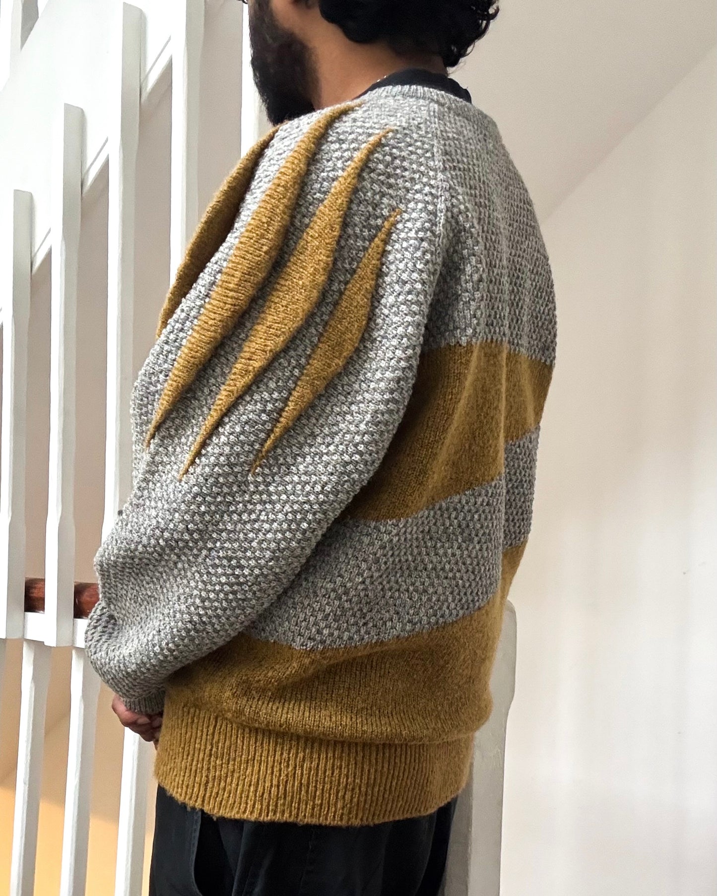 80s Mustard / Grey 3-D Shoulder Blade Panel Zig Zag Knit (M~L)