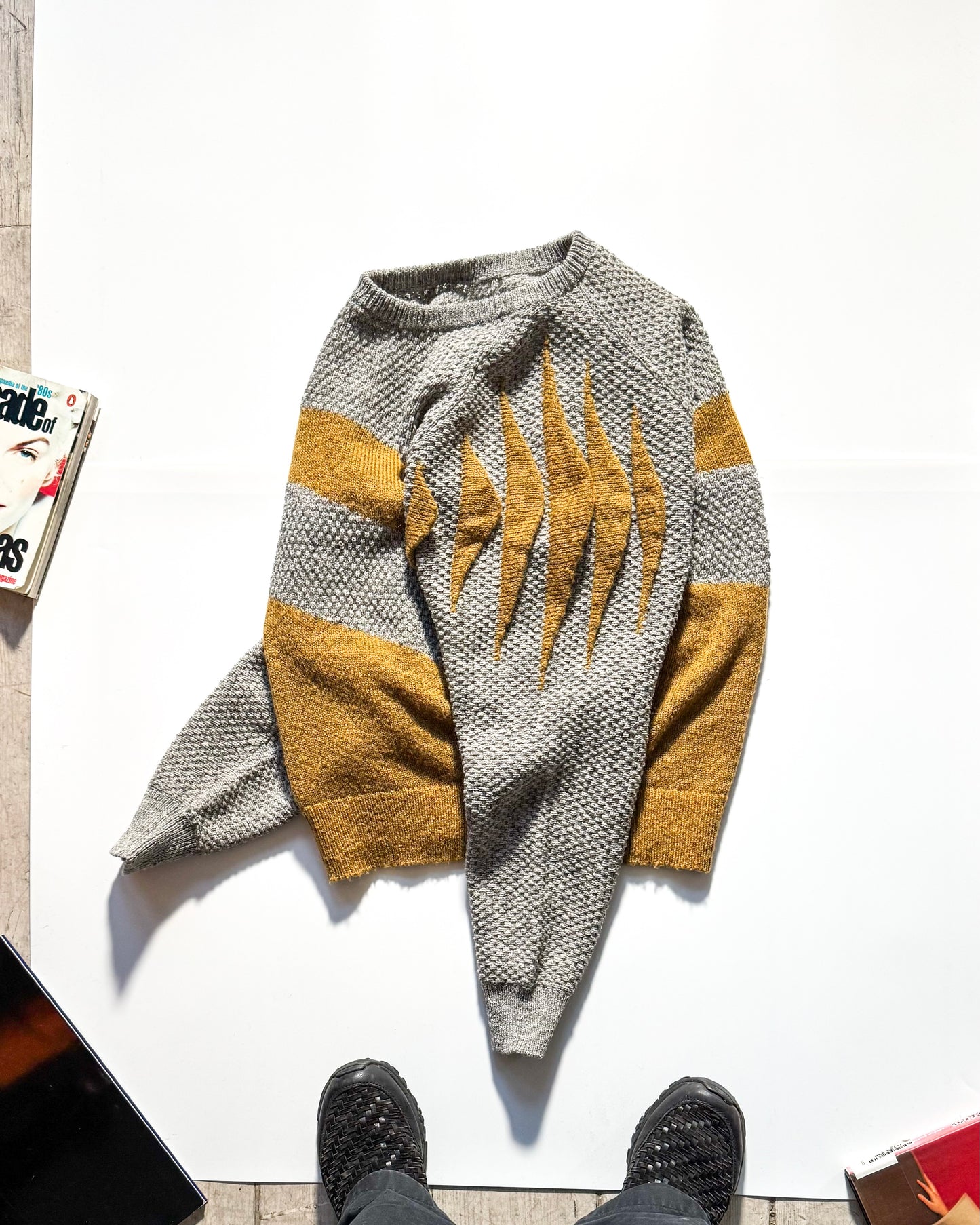 80s Mustard / Grey 3-D Shoulder Blade Panel Zig Zag Knit (M~L)