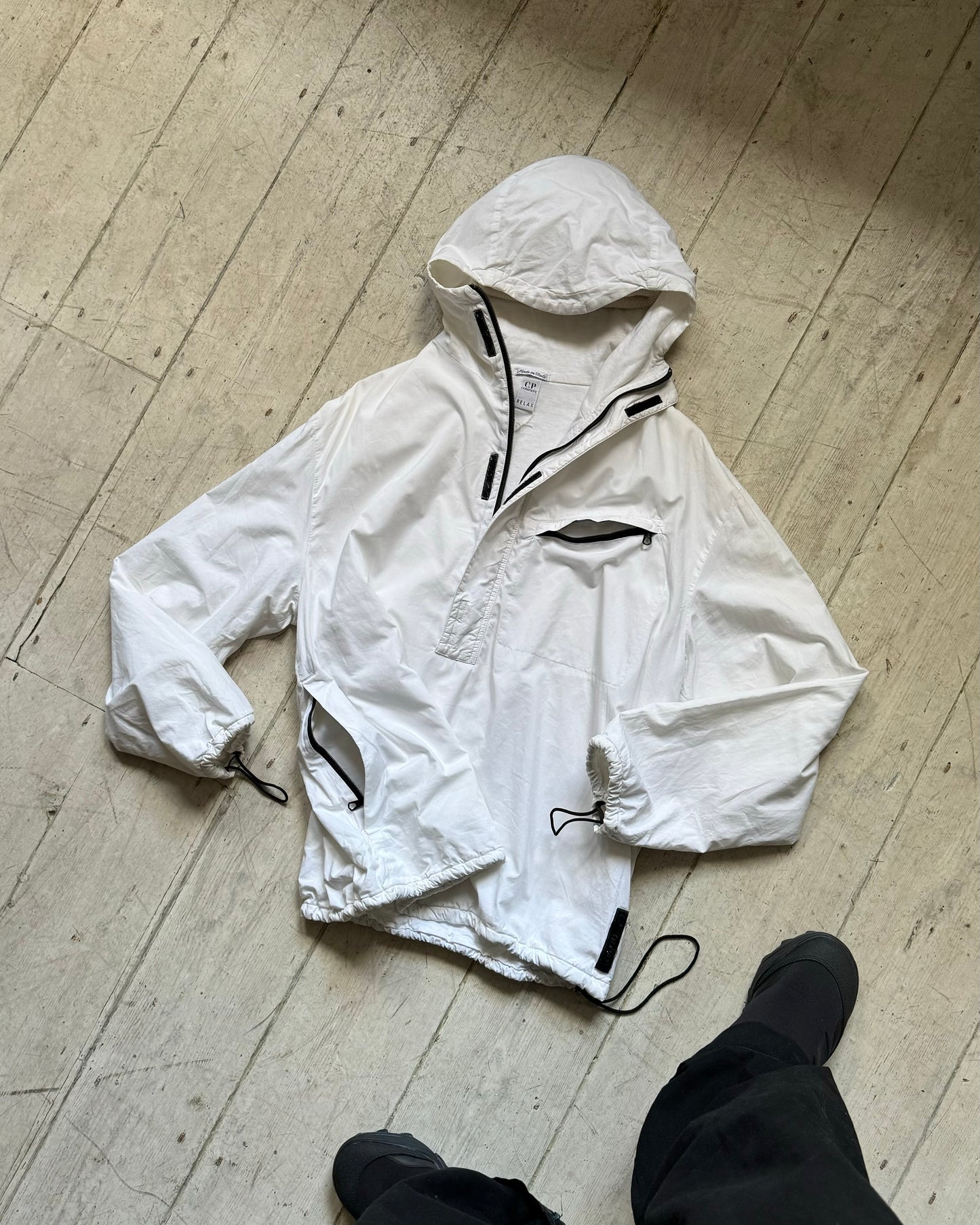 AW1999 Relax White Padded Asymmetrical Lightweight Anorak Jacket (L)