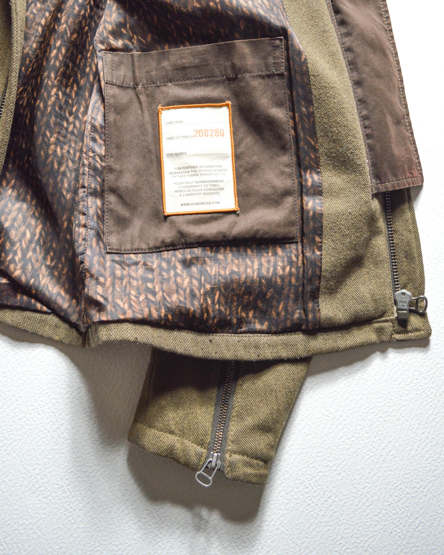 Early 2000s Olive Brown Asymmetrical Work Jacket with Knit Print Interior (~M~)