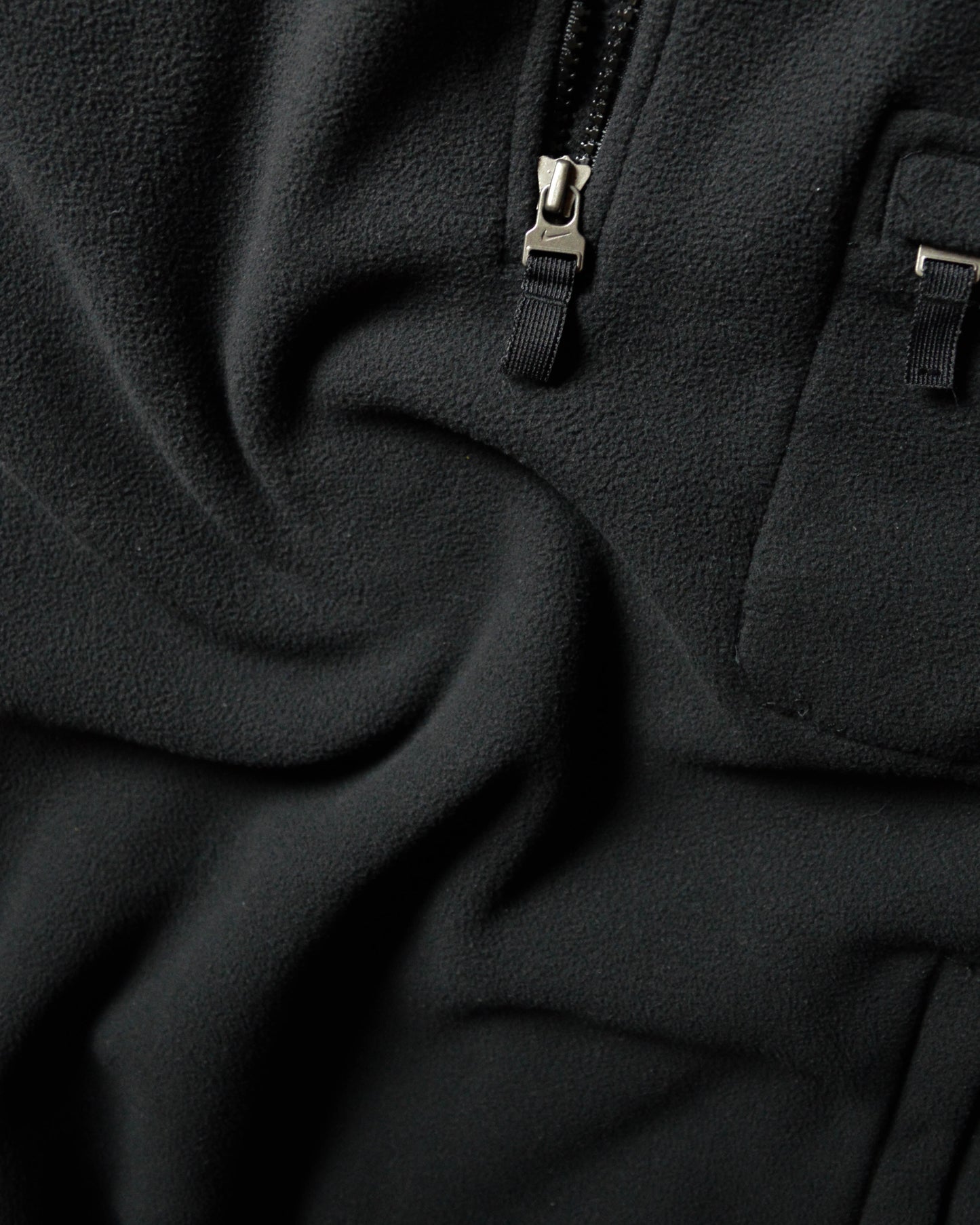 Fall 2000 Tonal Black Quarter Zip Fleece Pullover (M~L)