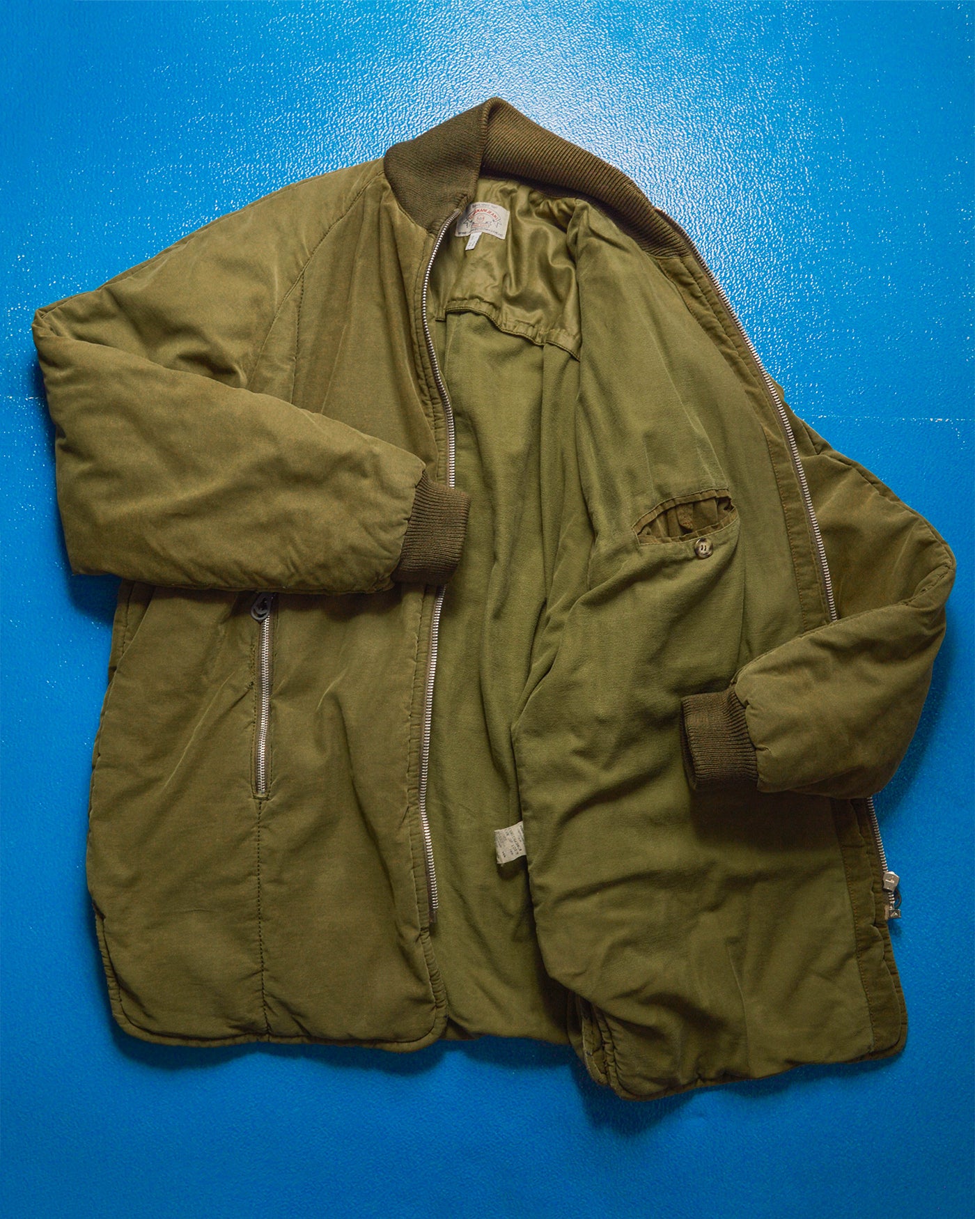90s Olive Green Oversized Military Style Padded Bomber Jacket (~L~)