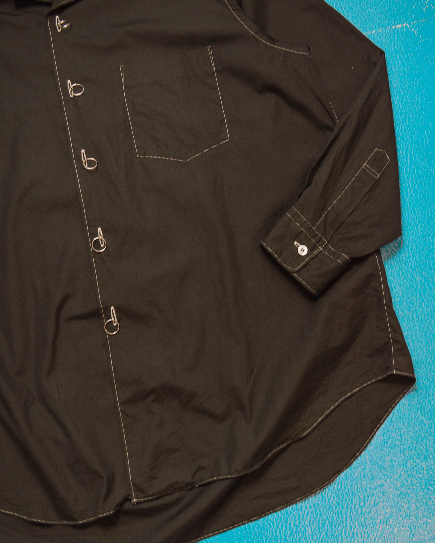 1990 Black Metal Ring Closure Contrast Stitch Shirt (~L~)