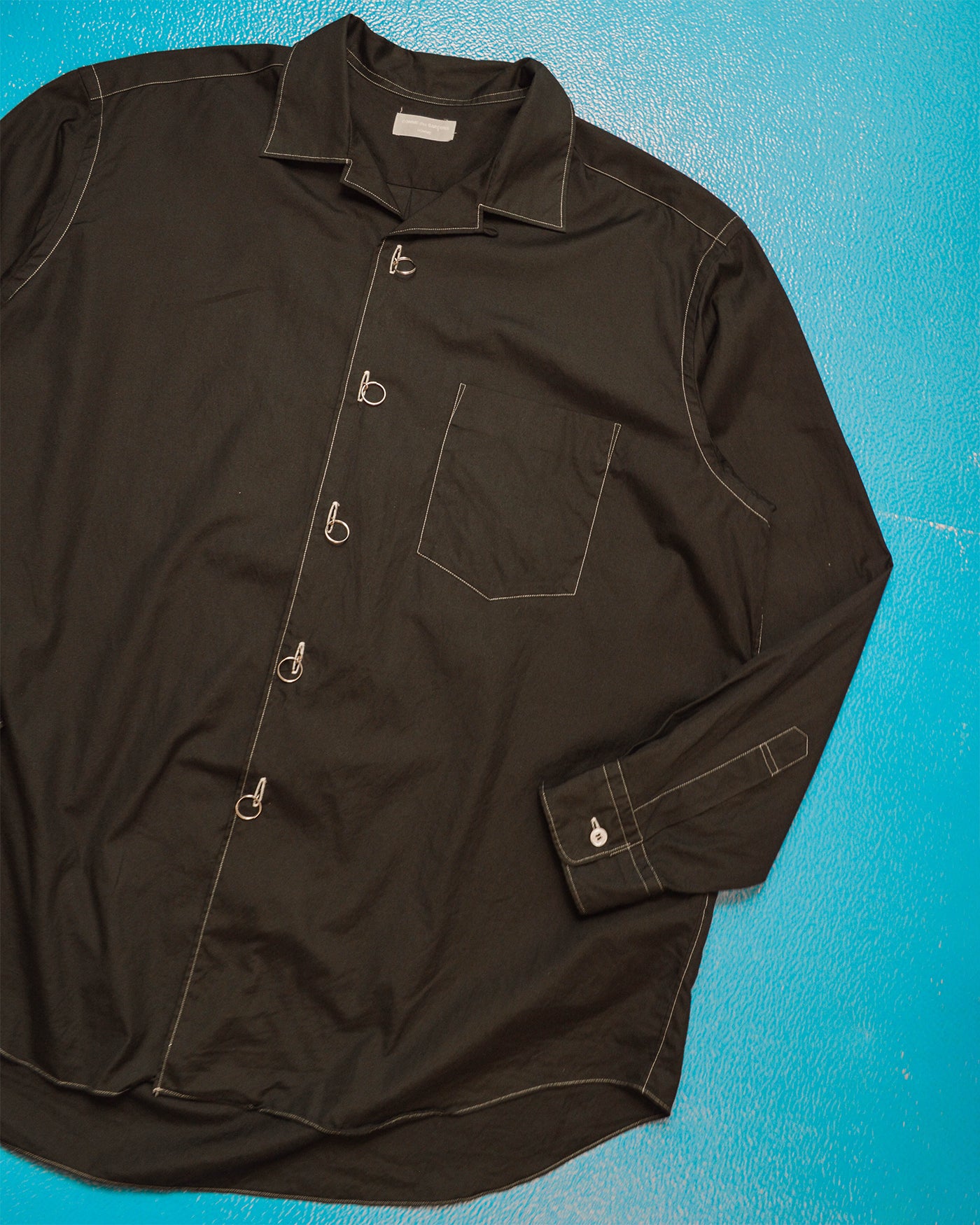 1990 Black Metal Ring Closure Contrast Stitch Shirt (~L~)