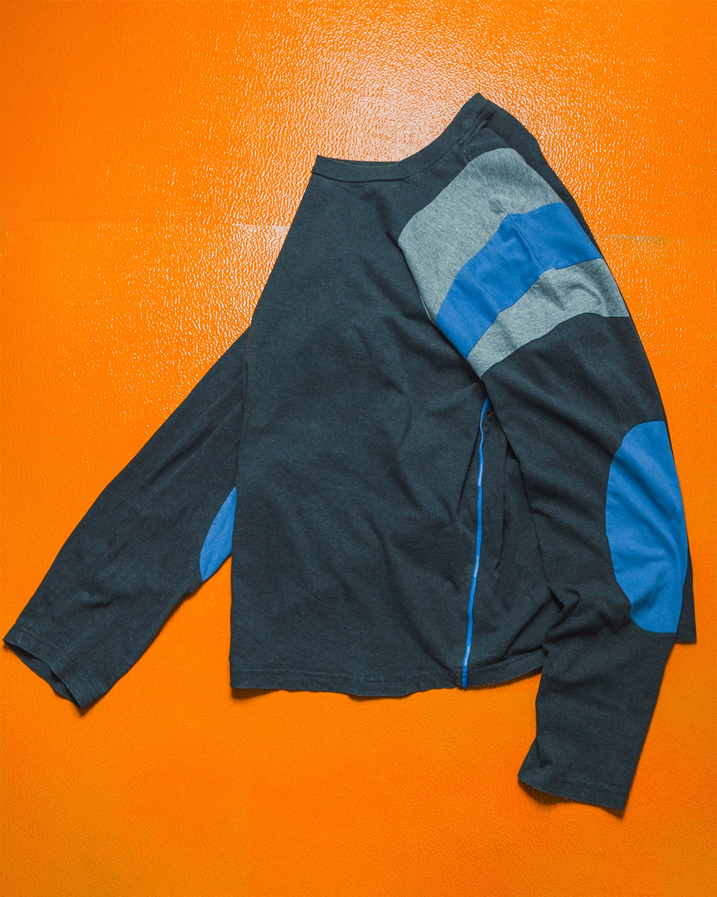 Early 2000s Grey / Blue Panelled Longsleeve Top (~M~)