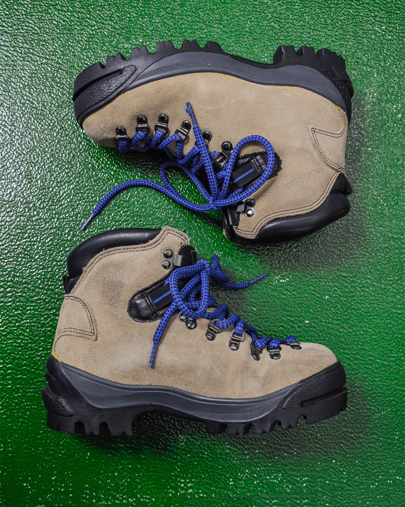 "Hoods" Harrods Flip Early 2000s Beige Hiking Boots (~UK4/5~)