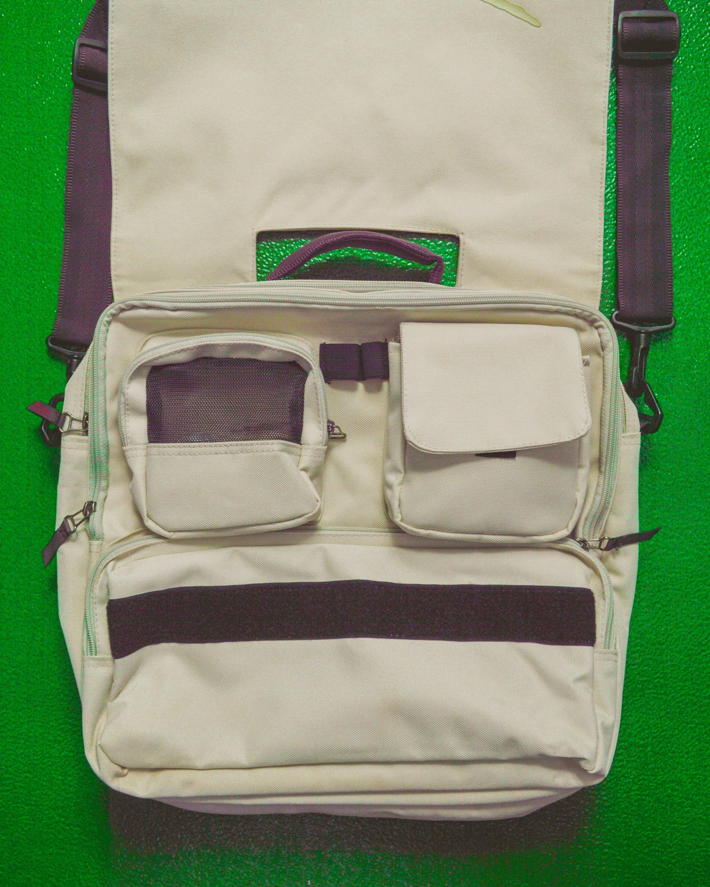 Fall 2000 Hidden 3-d Compartment Cream  Muted Burgundy Messenger Bag (OS)