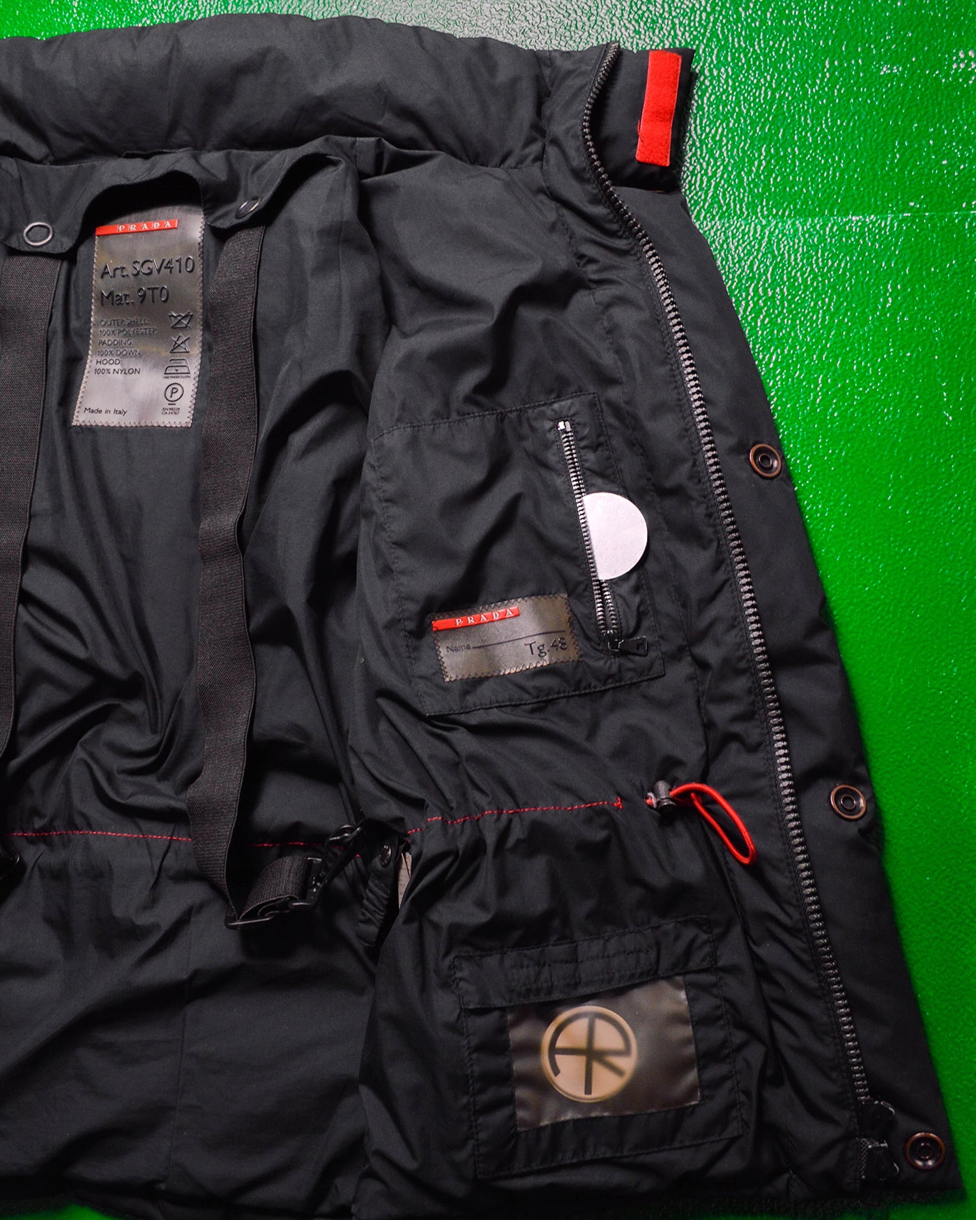 Sport Black Technical Nylon Square Quilted Gilet / Vest w. Backpack Straps (~L~)