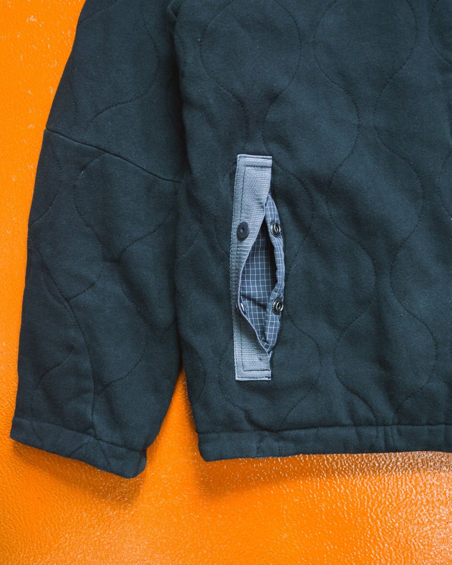 Black/ Grey Reversible Full Zip Onion Quilted Jacket (~M~)