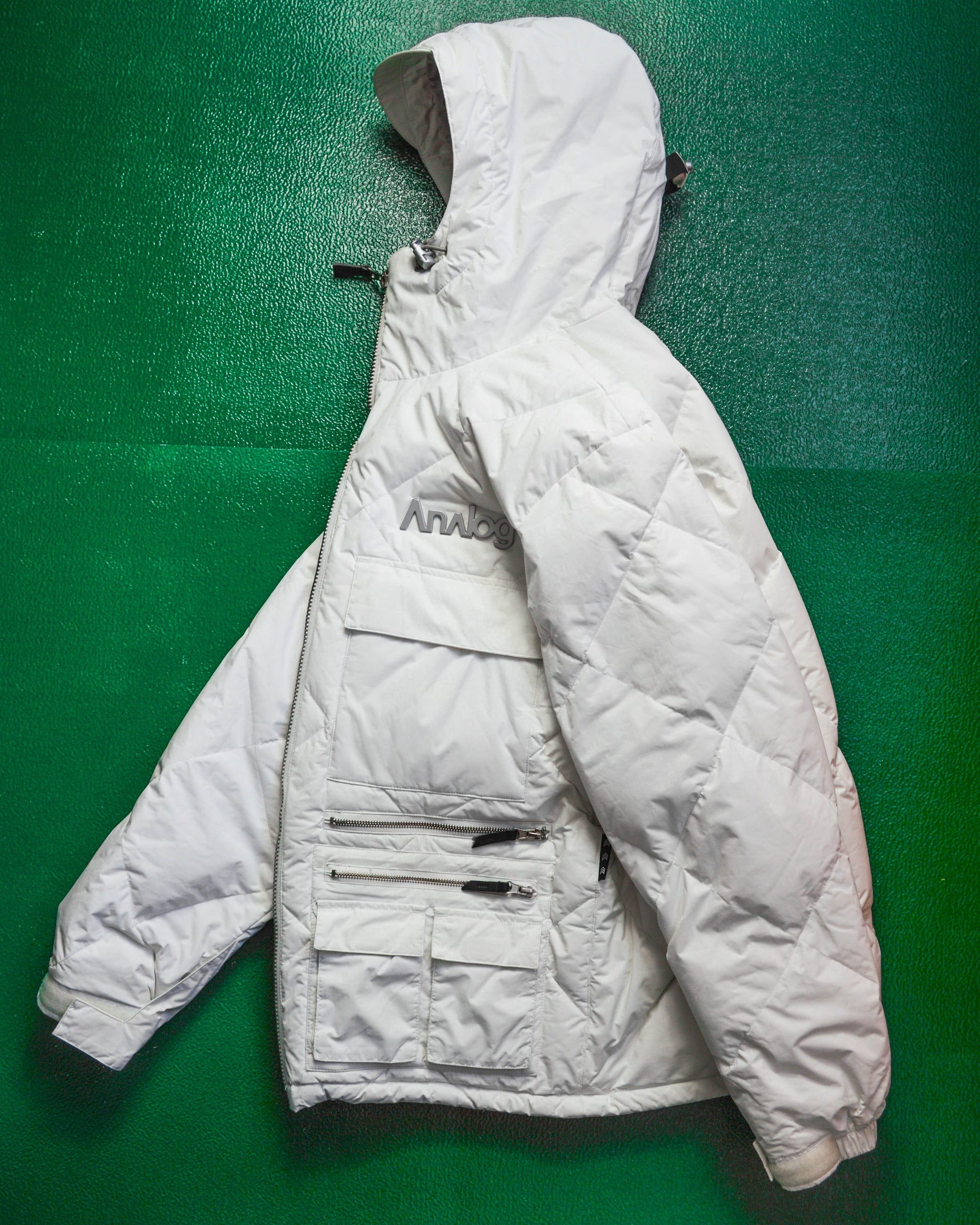 ANALOG Diamond Stitch White Multi Pocket Puffer Jacket (~M~)