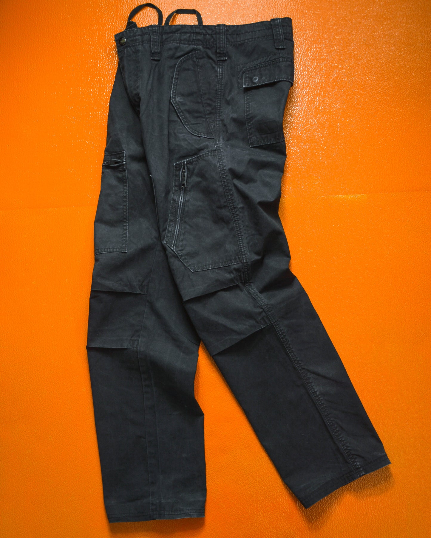 DKNY DKNY Multi-Pocket Asymmetrical Black Cargo Pants (~32~)