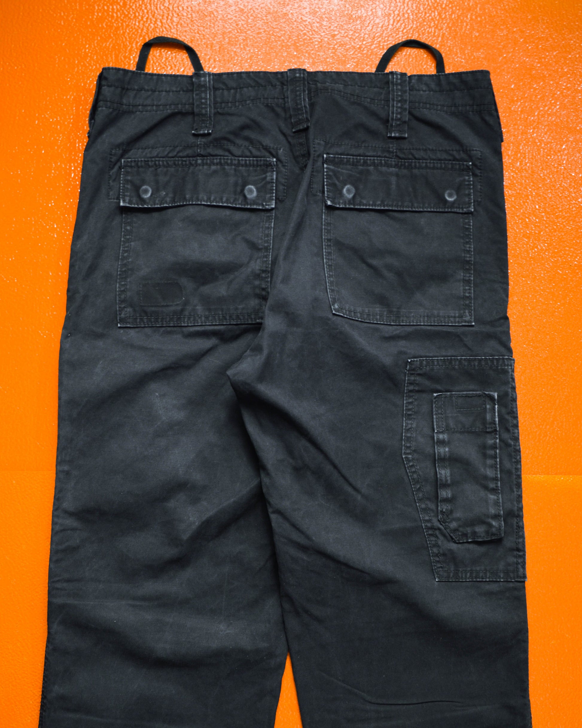 DKNY DKNY Multi-Pocket Asymmetrical Black Cargo Pants (~32~)