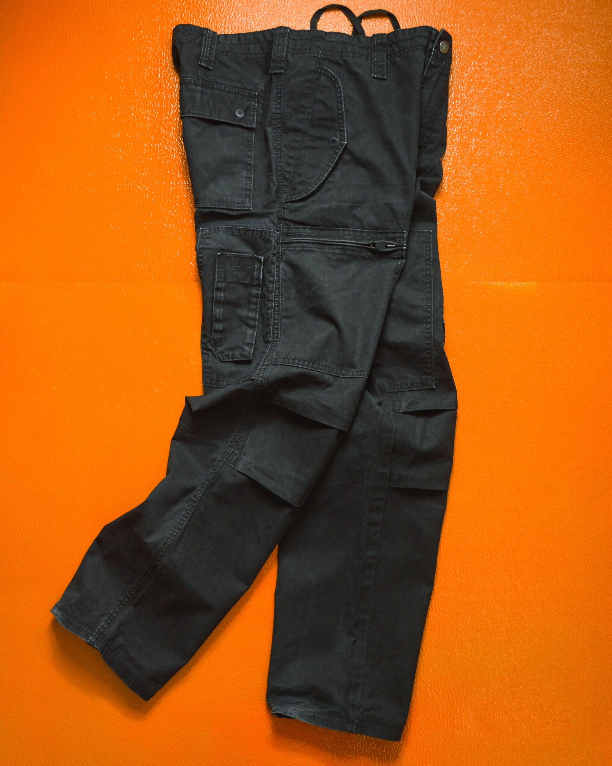 DKNY DKNY Multi-Pocket Asymmetrical Black Cargo Pants (~32~)