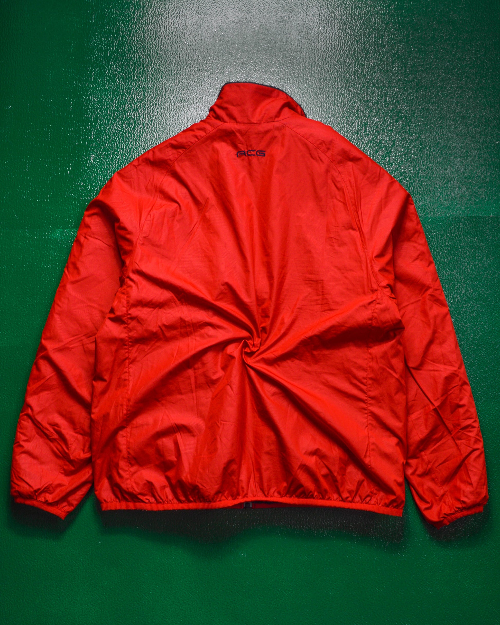 Nike ACG Deep Pile Fleece Reversible Black / Red Jacket (M)