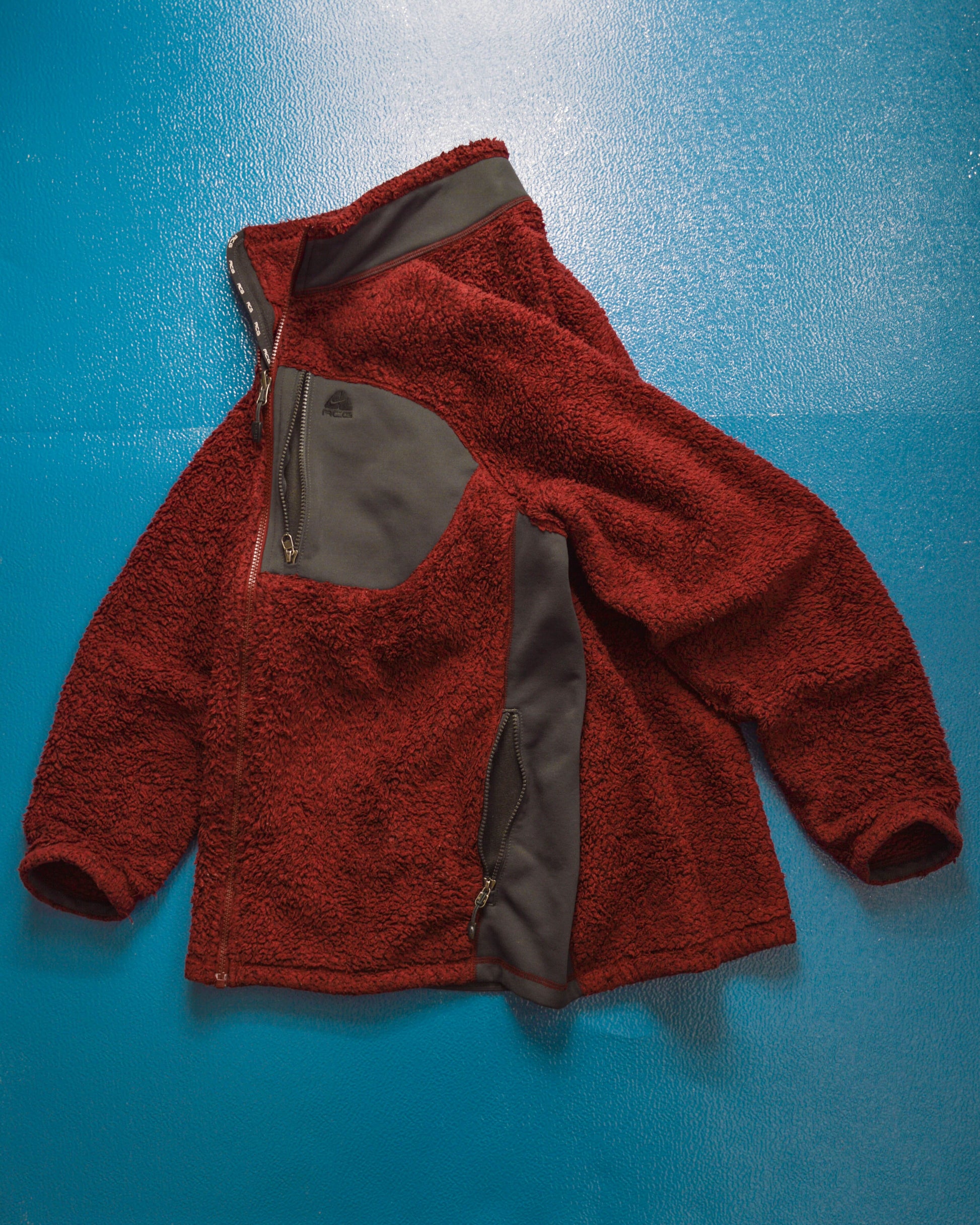 Nike ACG Panelled Deep Pile Burgundy Fleece Jacket (L)