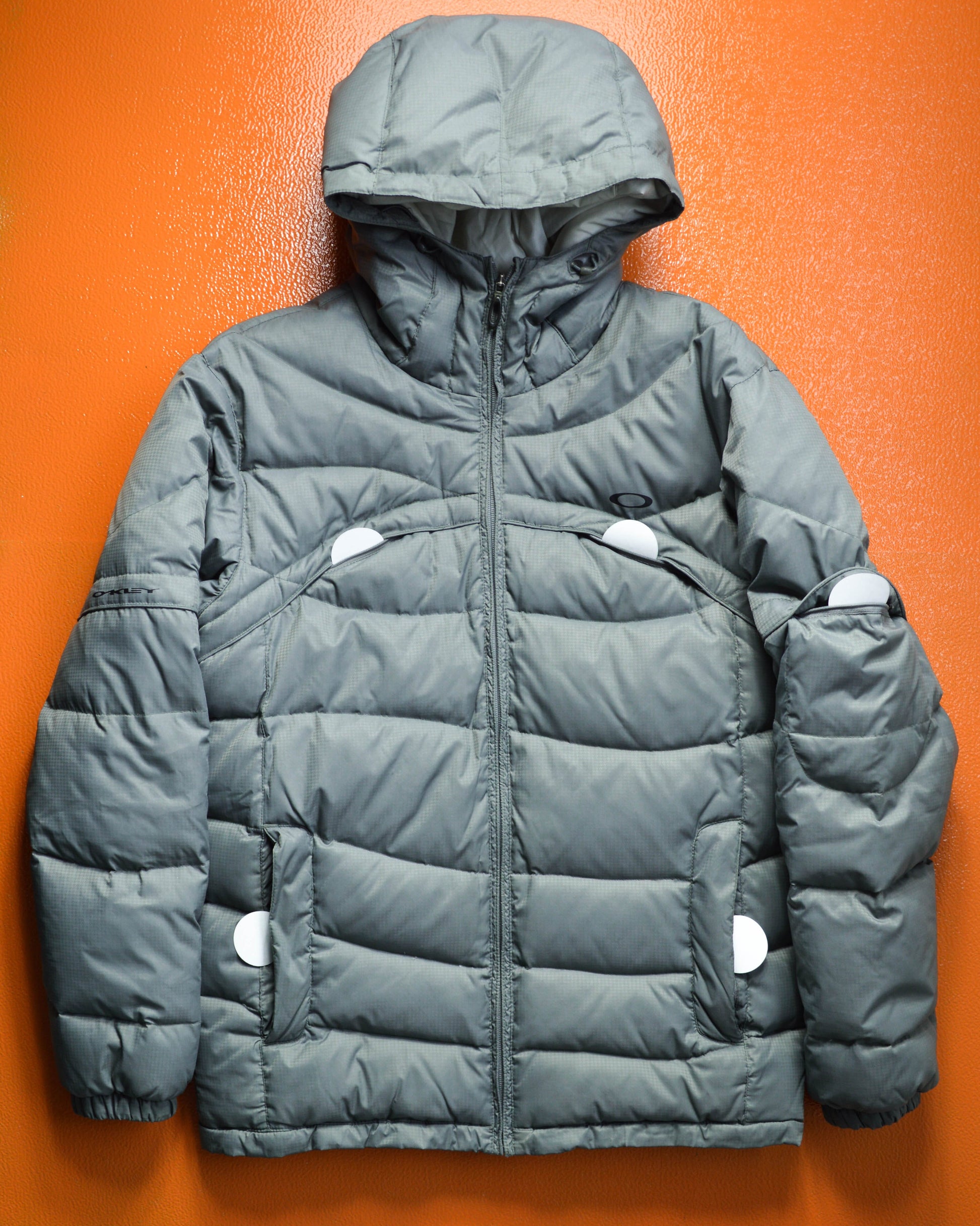 Oakley 2000s Grey Puffer Jacket (M)