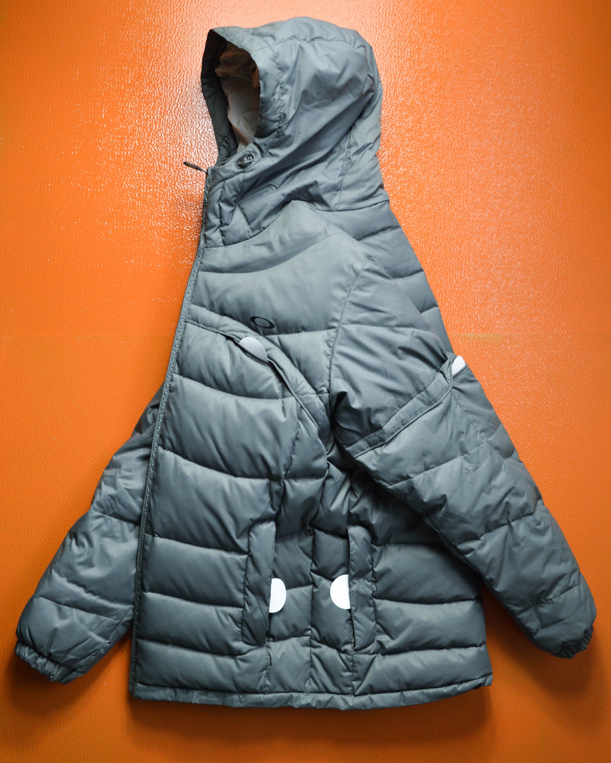 Oakley 2000s Grey Puffer Jacket (M)